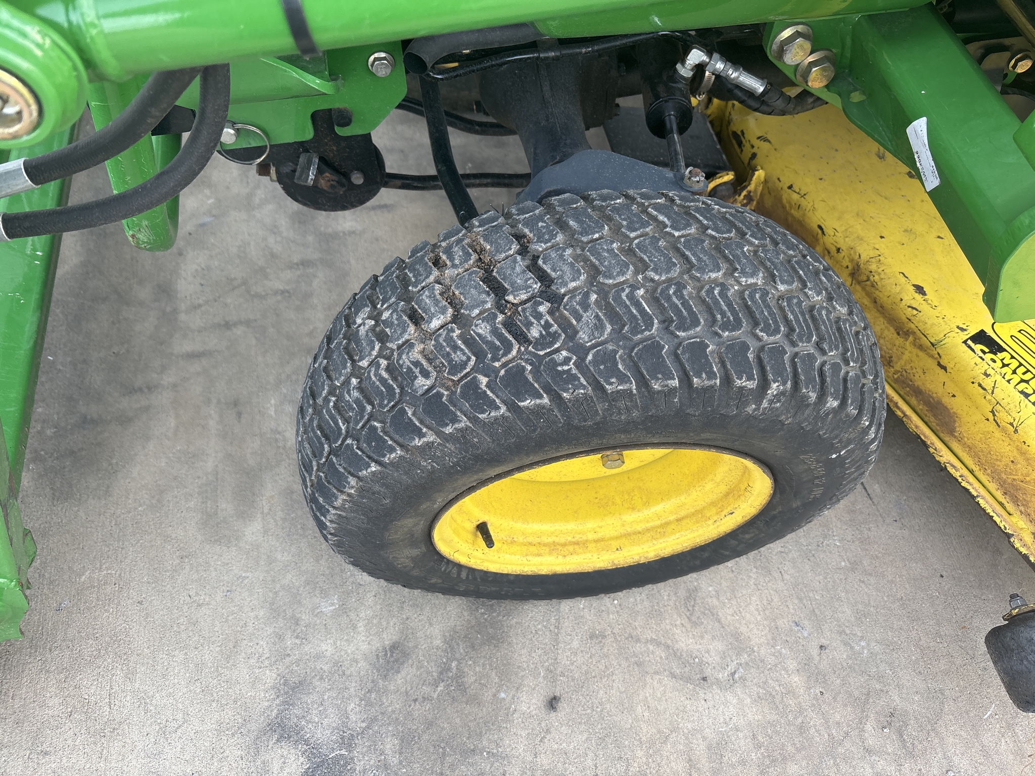2000 John Deere 4100 Image 20