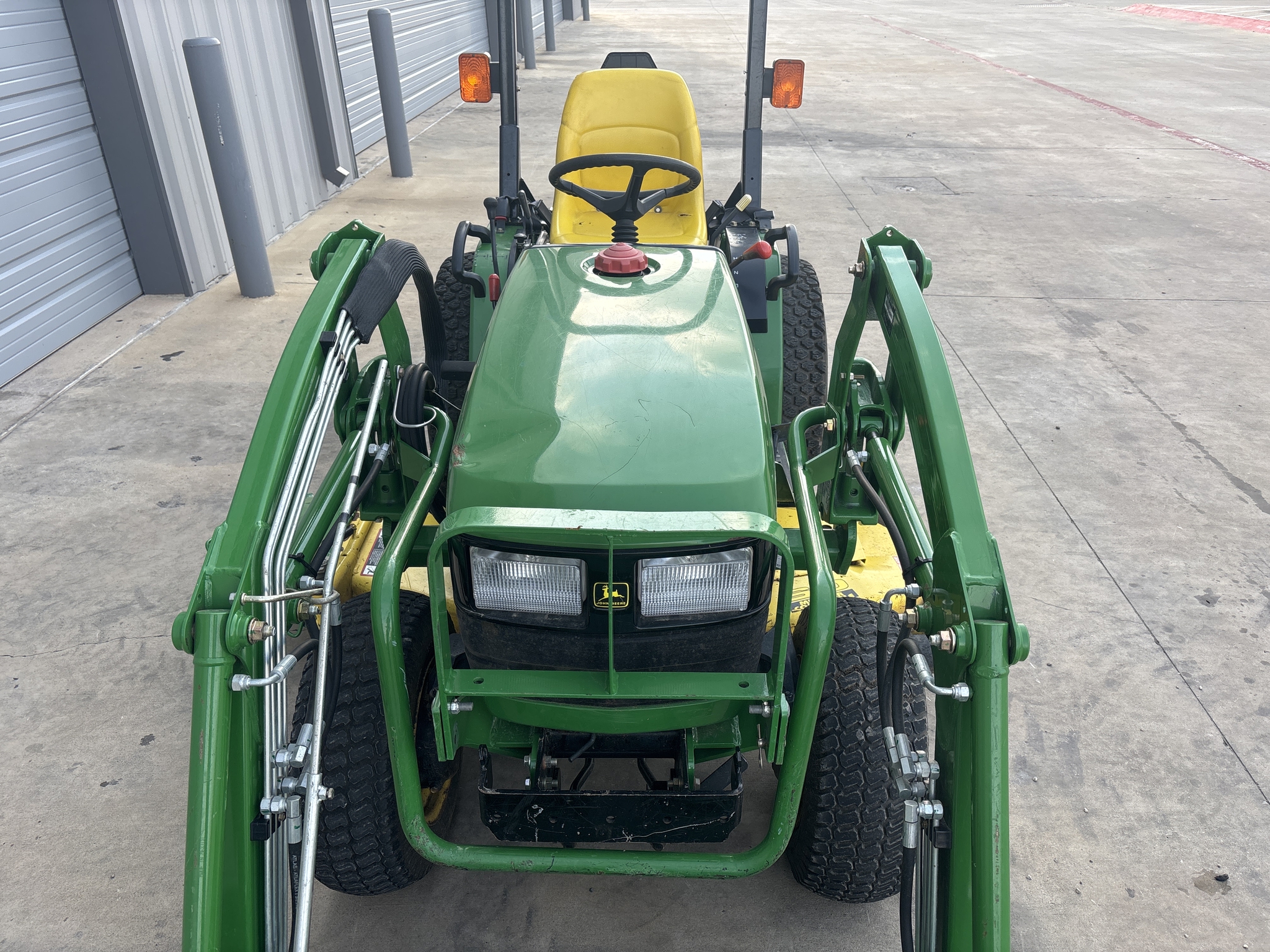 2000 John Deere 4100 Image 7