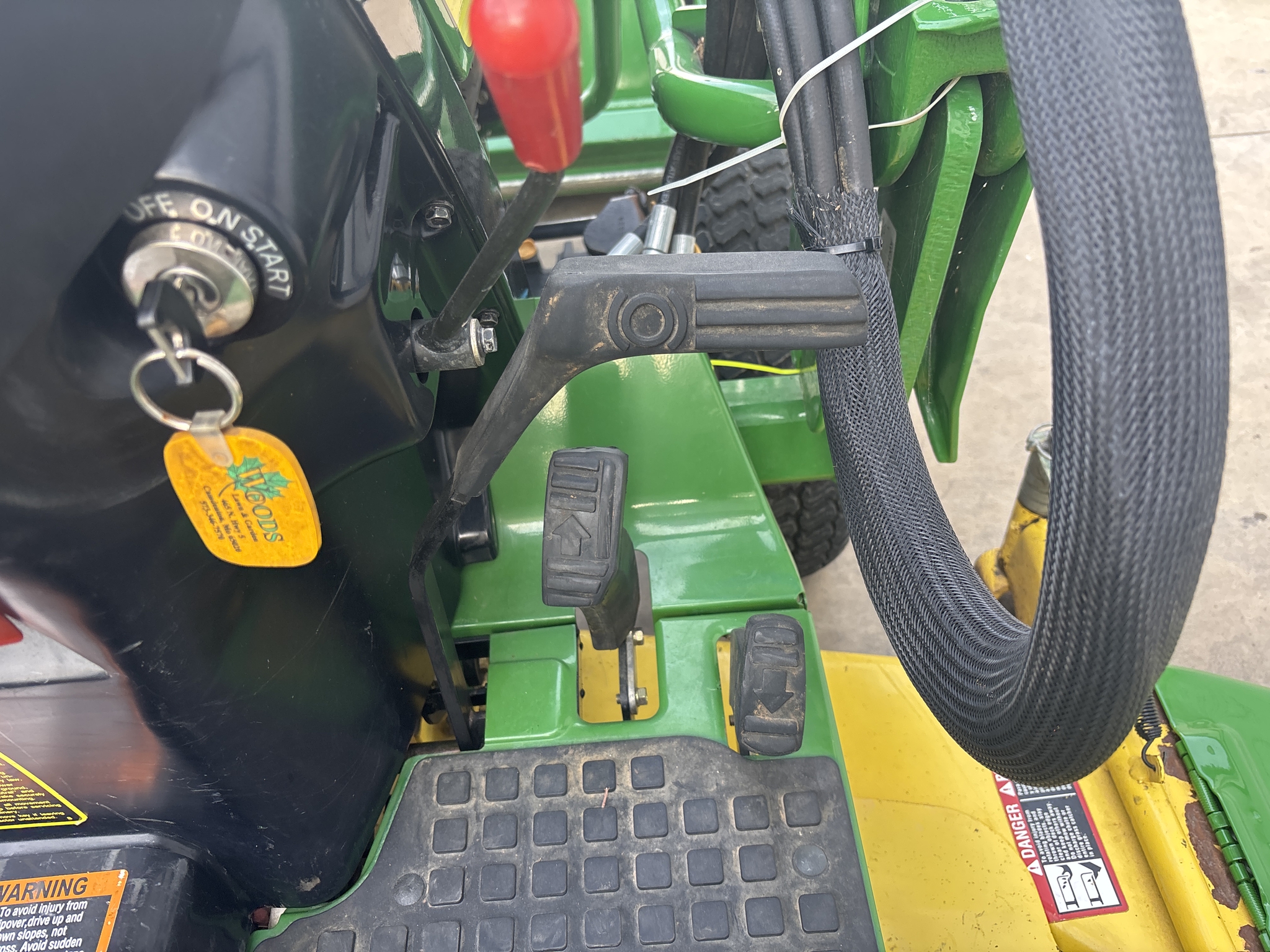2000 John Deere 4100 Image 13