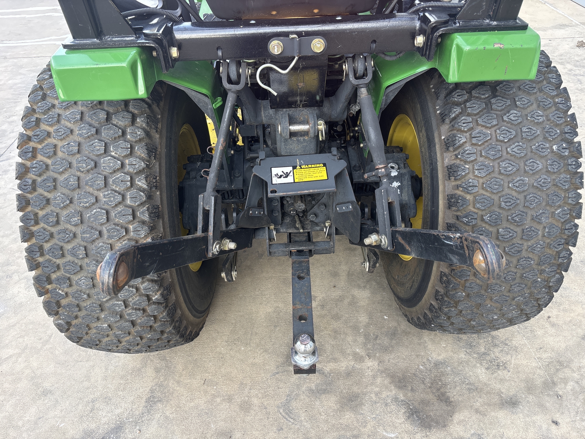 2000 John Deere 4100 Image 8
