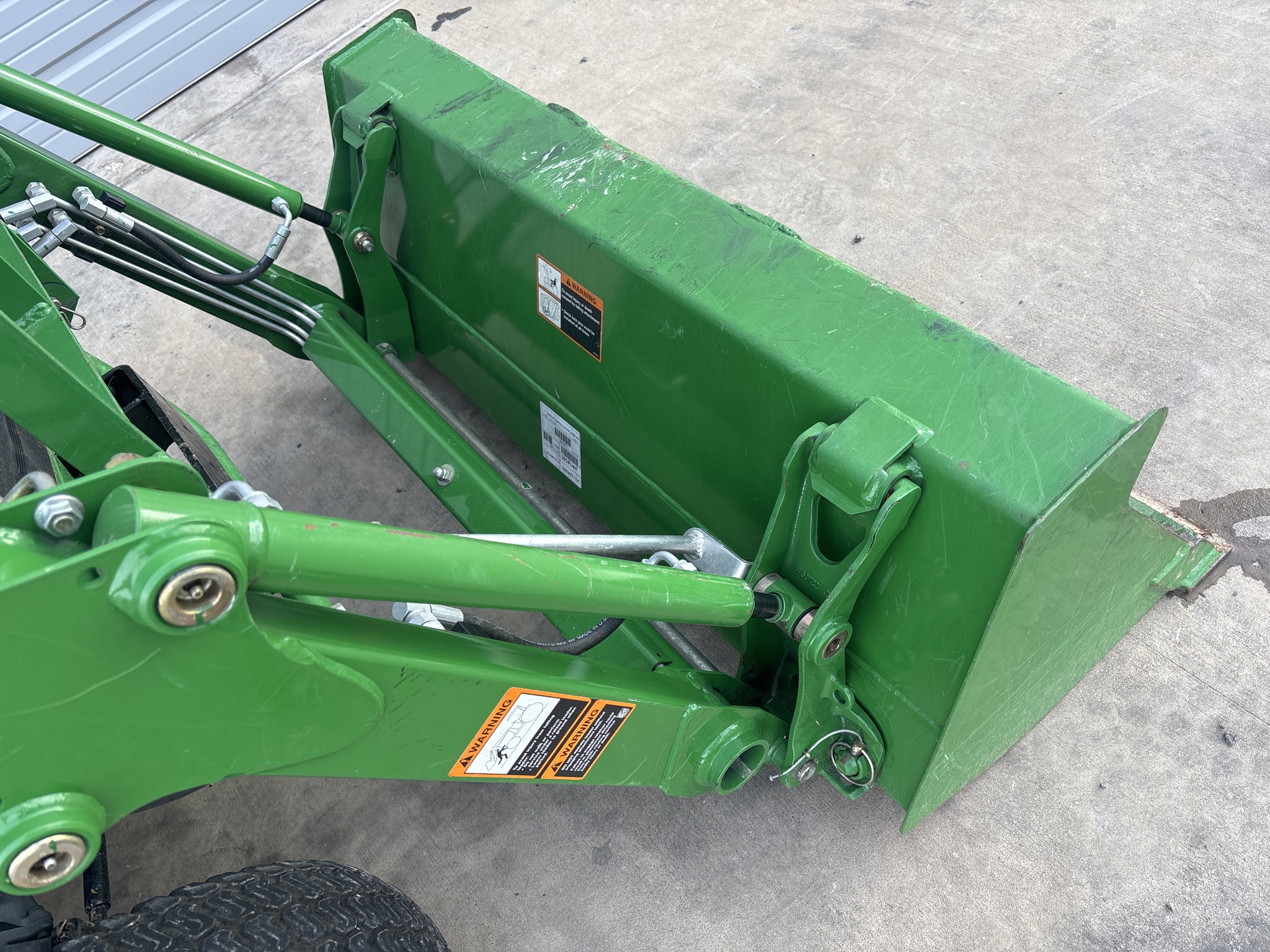 2000 John Deere 4100 Image 14