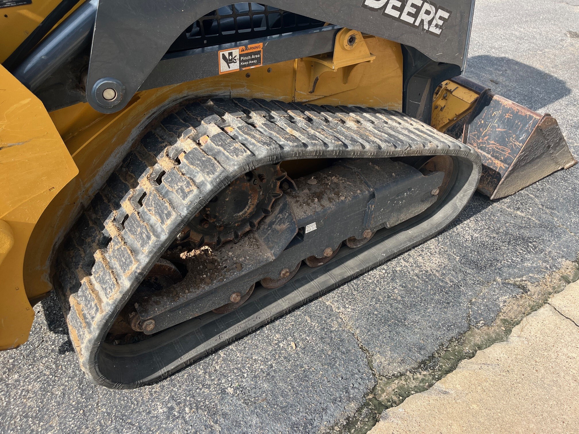 2023 John Deere 317G Image 5