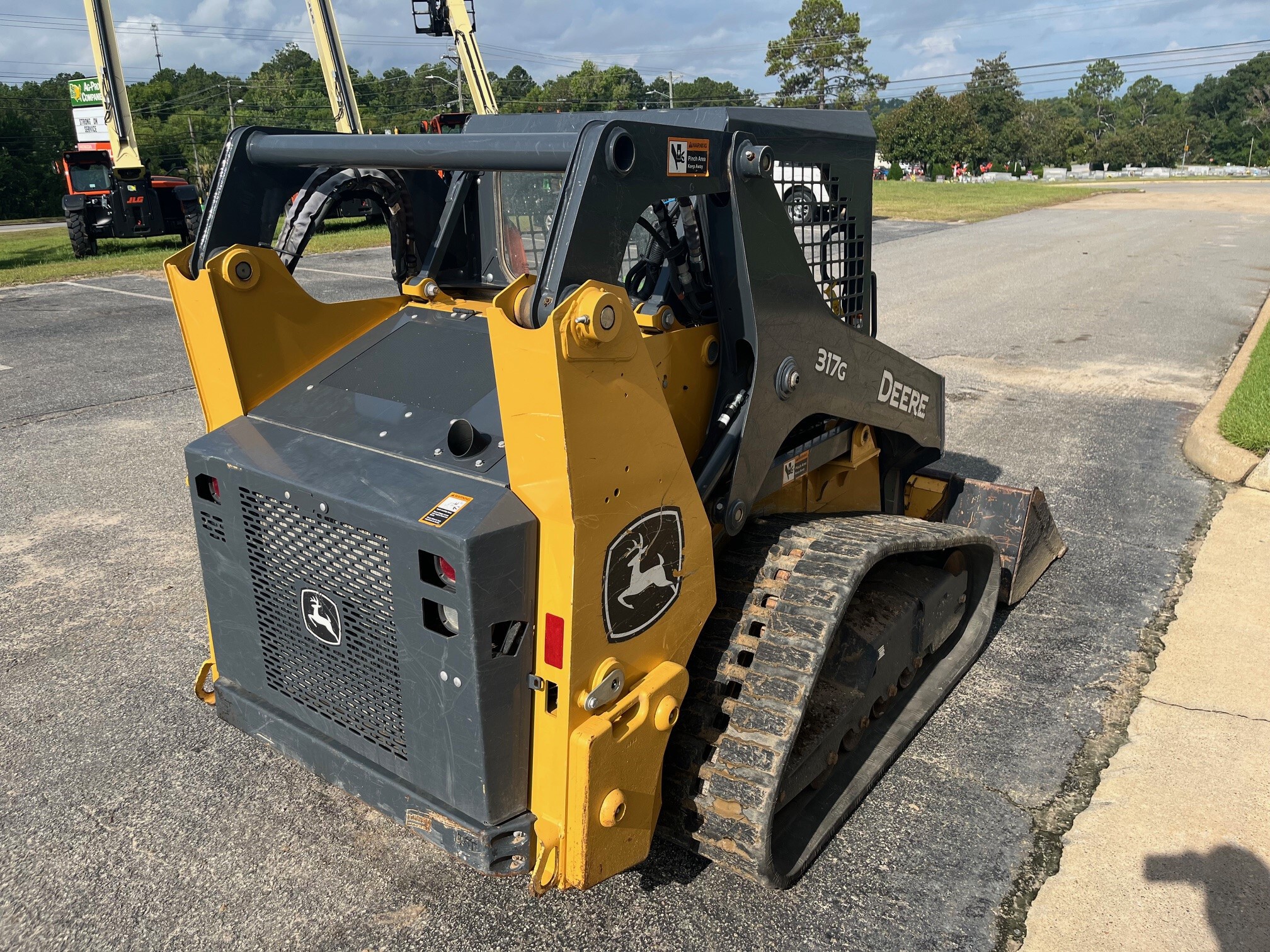 2023 John Deere 317G Image 3