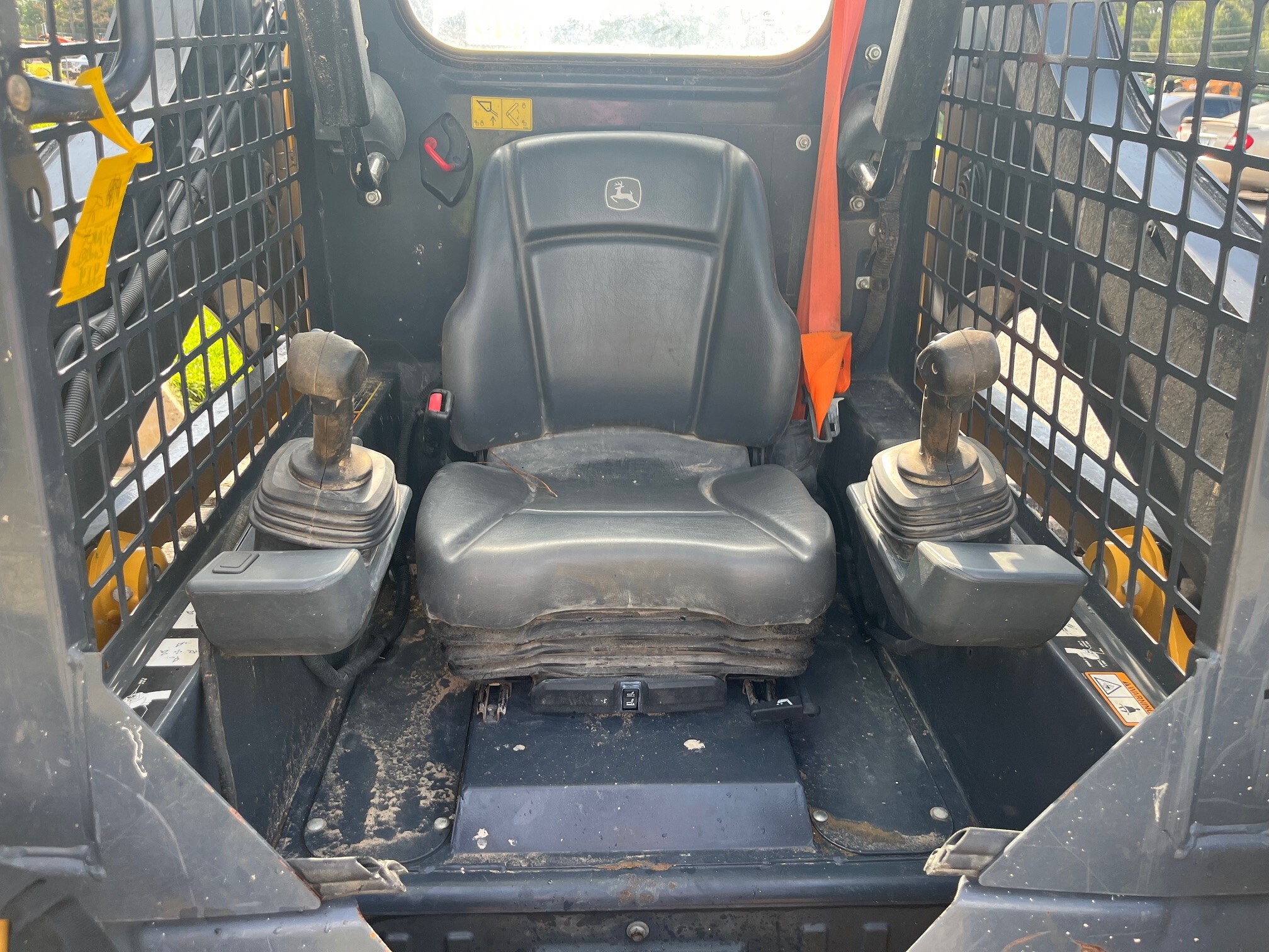 2023 John Deere 317G Image 7