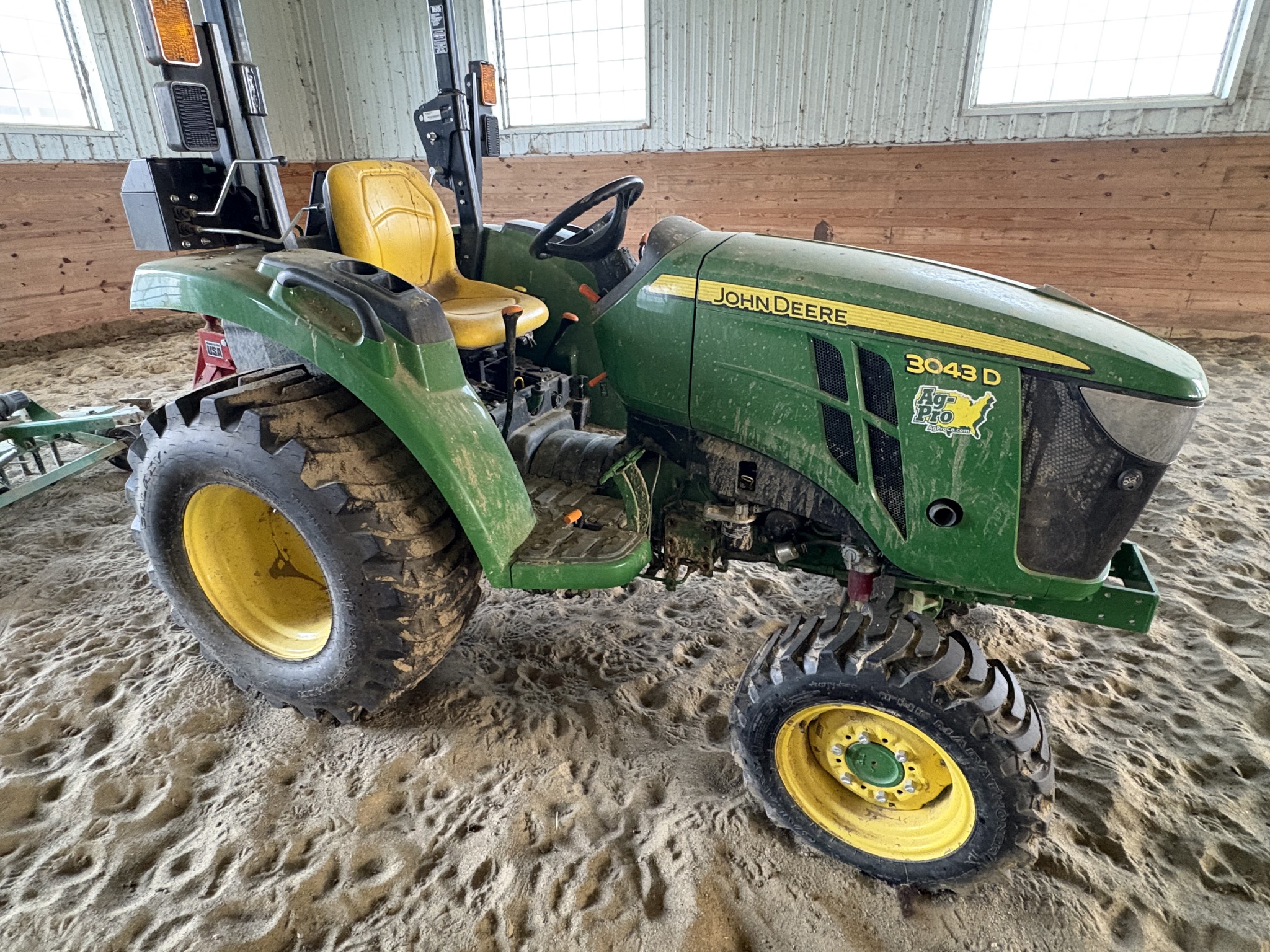 2021 John Deere 3043D Image 9