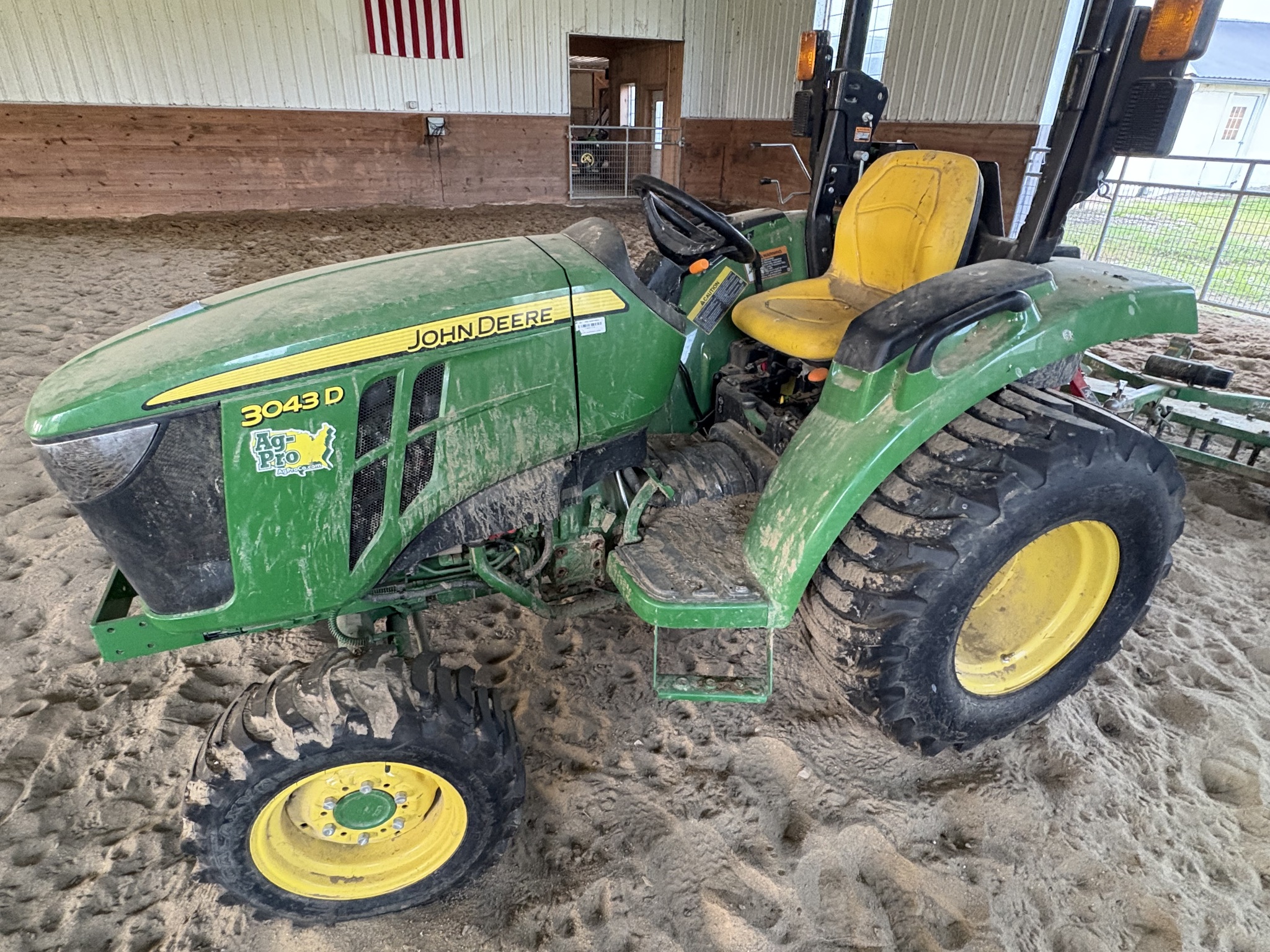 2021 John Deere 3043D Image 12