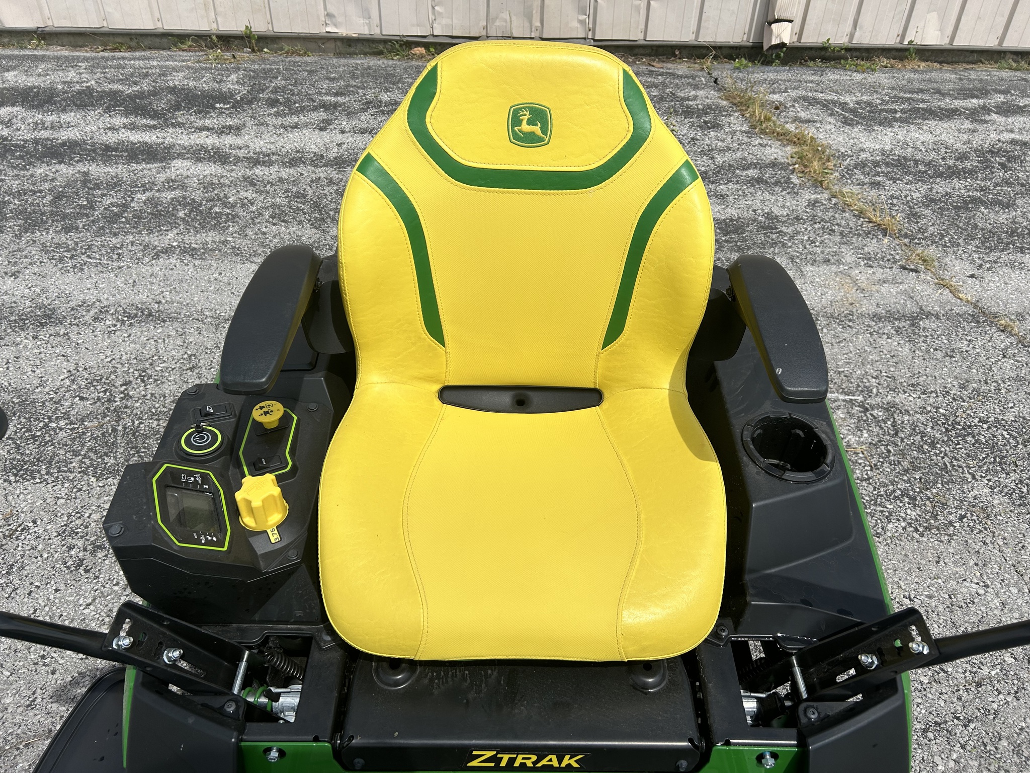  2024 John Deere Z370R at Heritage Tractor in Rogersville, MO