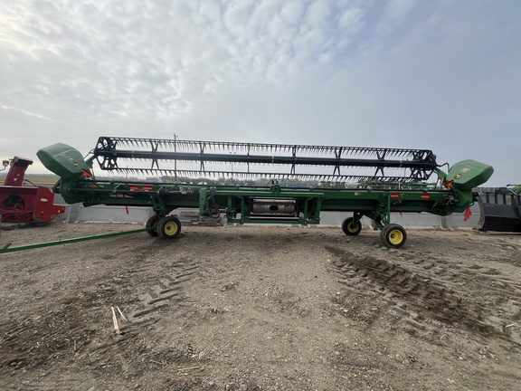Used 2018 John Deere 735D Combine Platforms at Horizon Ag & Turf in Lloydminster, AB - Photo3