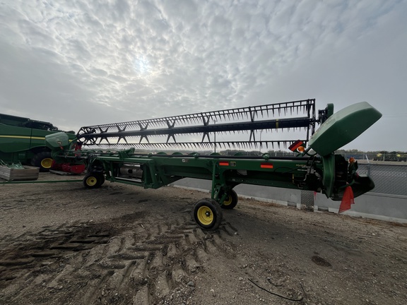 Used 2018 John Deere 735D Combine Platforms at Horizon Ag & Turf in Lloydminster, AB - Photo2