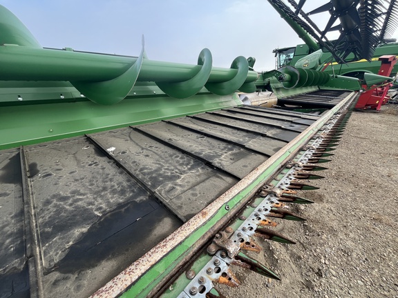 Used 2018 John Deere 735D Combine Platforms at Horizon Ag & Turf in Lloydminster, AB - Photo12