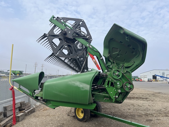 Used 2018 John Deere 735D Combine Platforms at Horizon Ag & Turf in Lloydminster, AB - Photo8