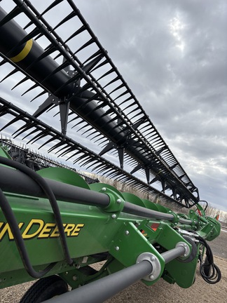 Used 2018 John Deere 735D Combine Platforms at Horizon Ag & Turf in Lloydminster, AB - Photo8