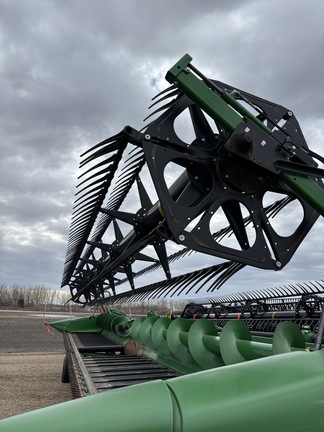 Used 2018 John Deere 735D Combine Platforms at Horizon Ag & Turf in Lloydminster, AB - Photo3