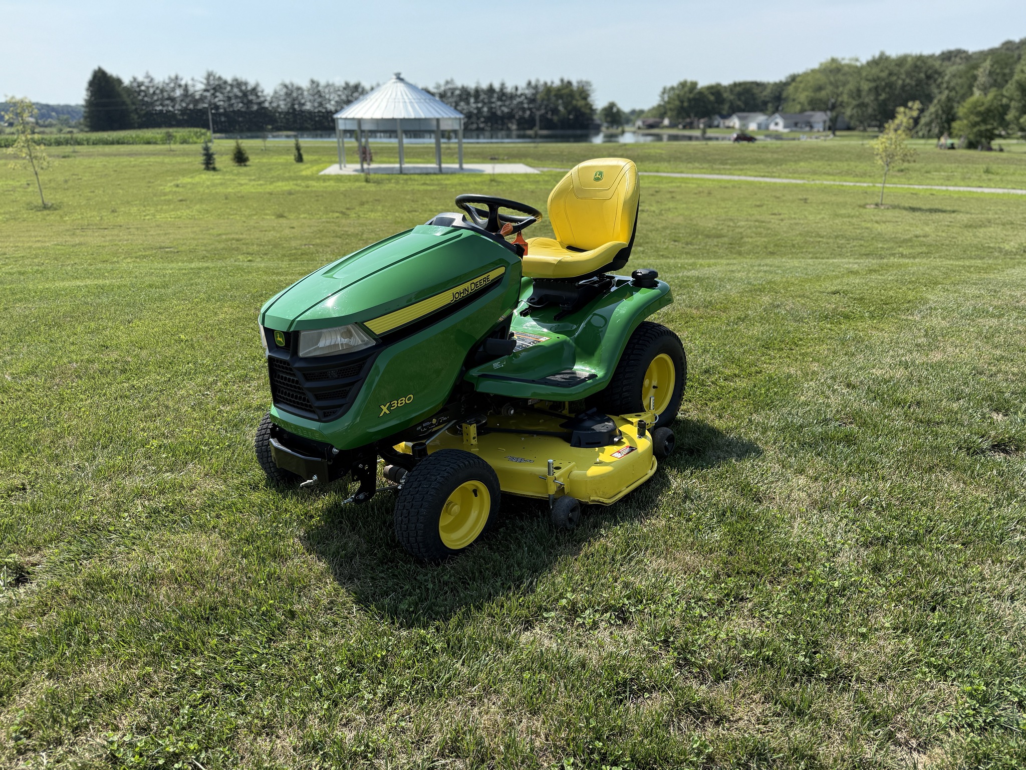 2022 John Deere X380 Image 1