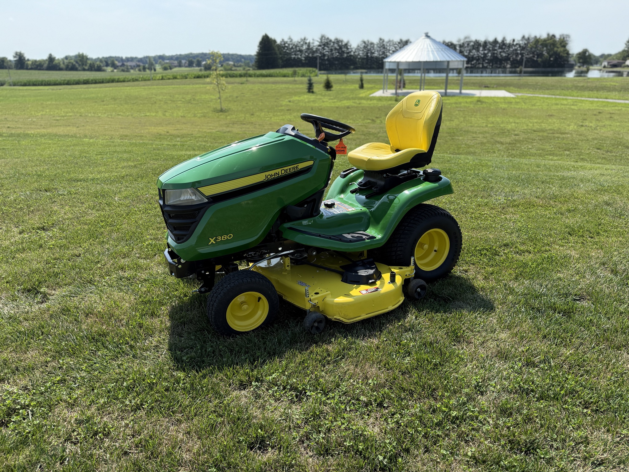 2022 John Deere X380 Image 2