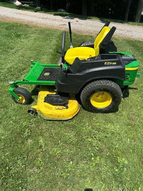2013 John Deere Z445 Image 1