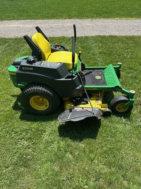 2013 John Deere Z445 Image 3