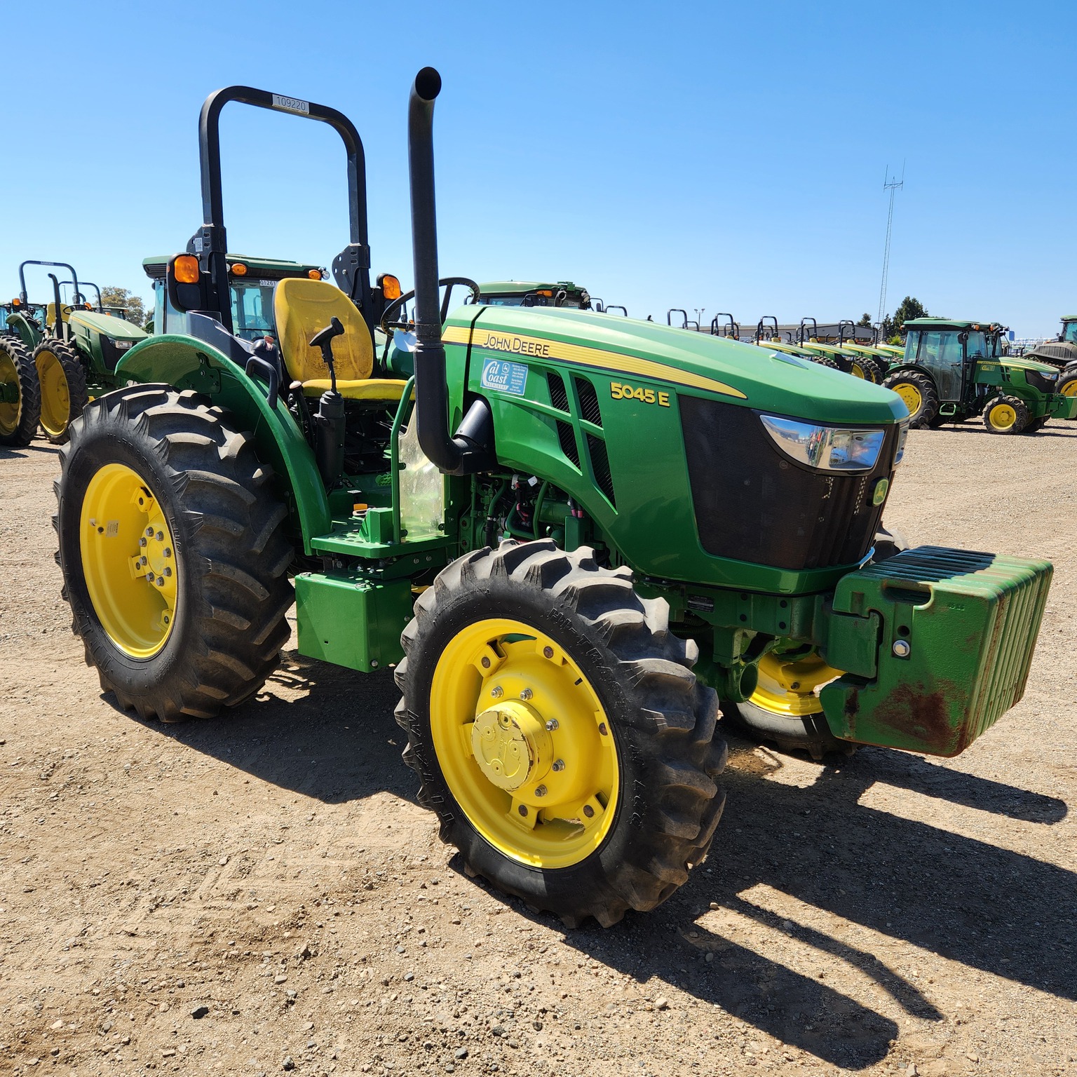 2020 John Deere 5045E Image 1