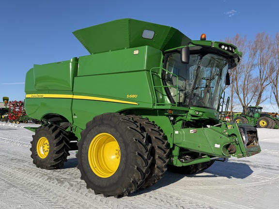  John Deere S680
