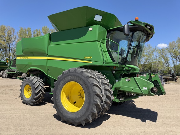 John Deere S680
