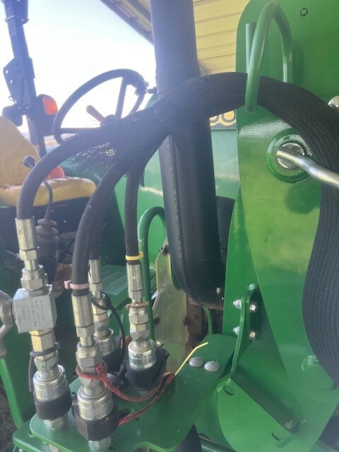 2016 John Deere 5065E Image 11