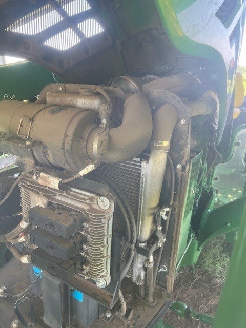 2016 John Deere 5065E Image 14