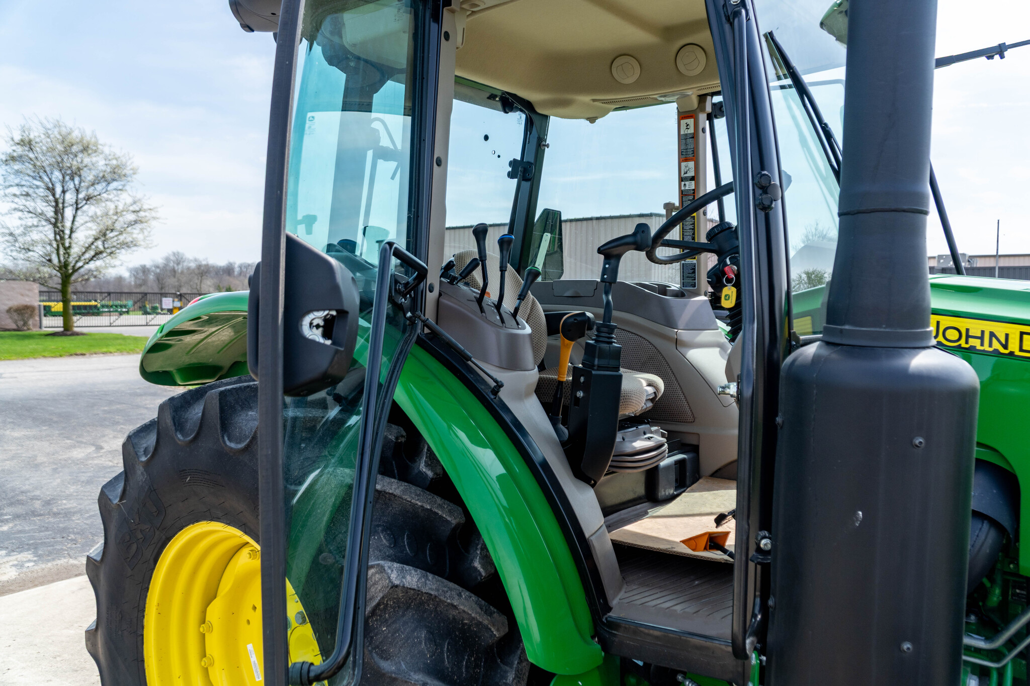 Used 2023 John Deere 5105M Utility Tractors at Koenig Equipment in Anna, OH - PhotoXL34