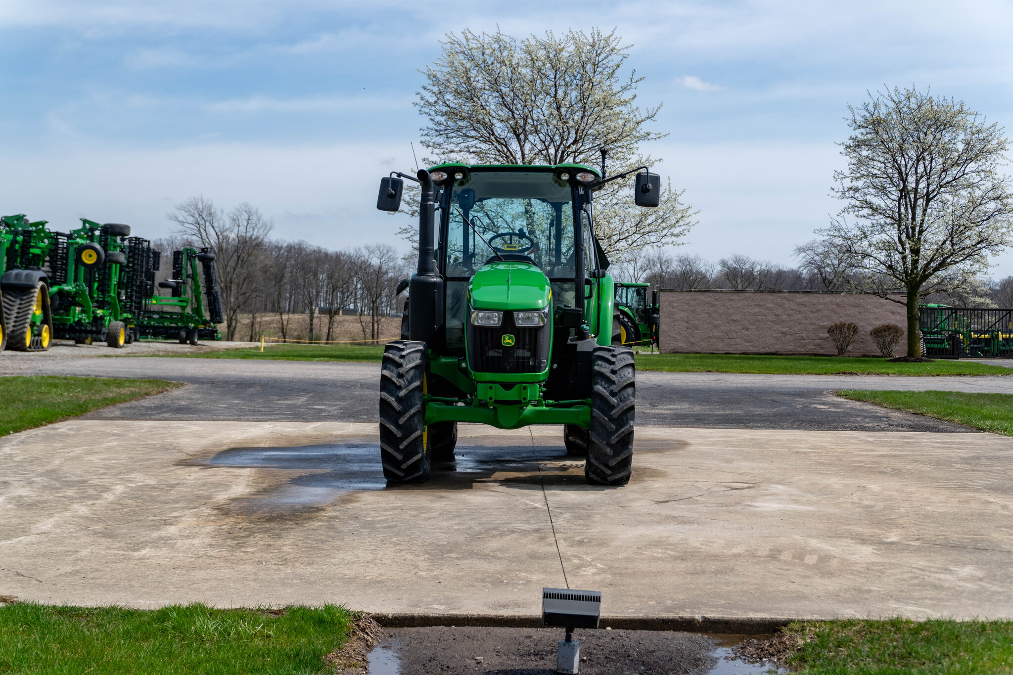 Used 2023 John Deere 5105M Utility Tractors at Koenig Equipment in Anna, OH - PhotoXL7