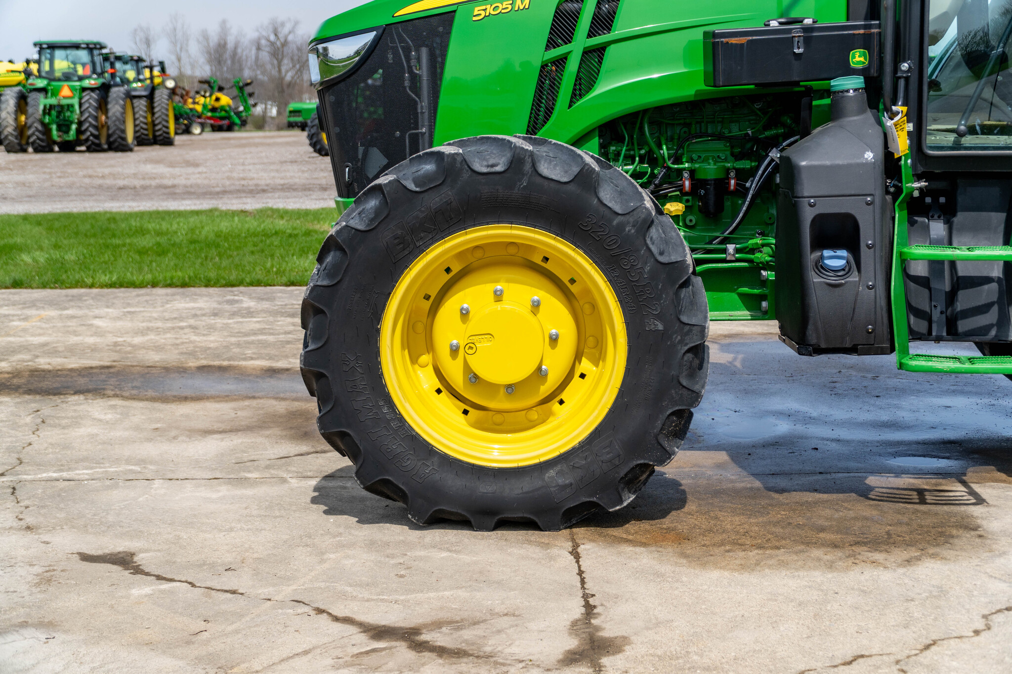 Used 2023 John Deere 5105M Utility Tractors at Koenig Equipment in Anna, OH - PhotoXL8