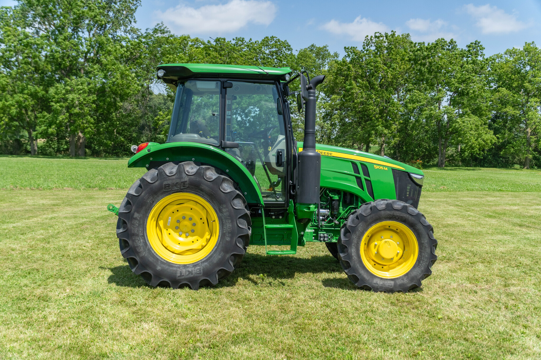 Used 2023 John Deere 5105M Utility Tractors at Koenig Equipment in Anna, OH - PhotoXL5