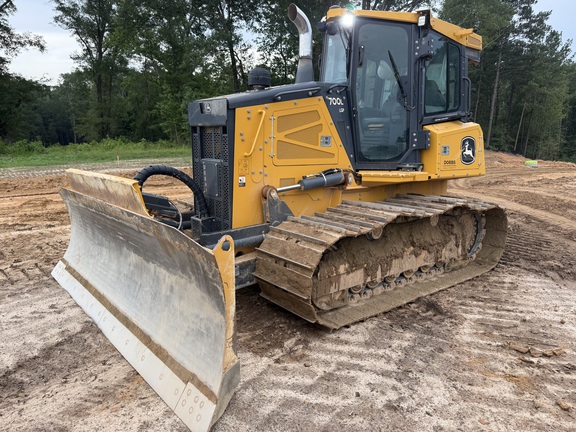 Photo of a 2024 John Deere 700L