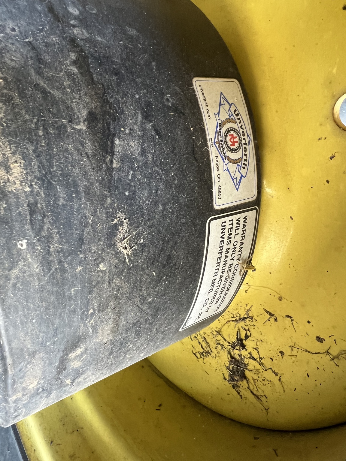 2011 John Deere 3520 Image 12