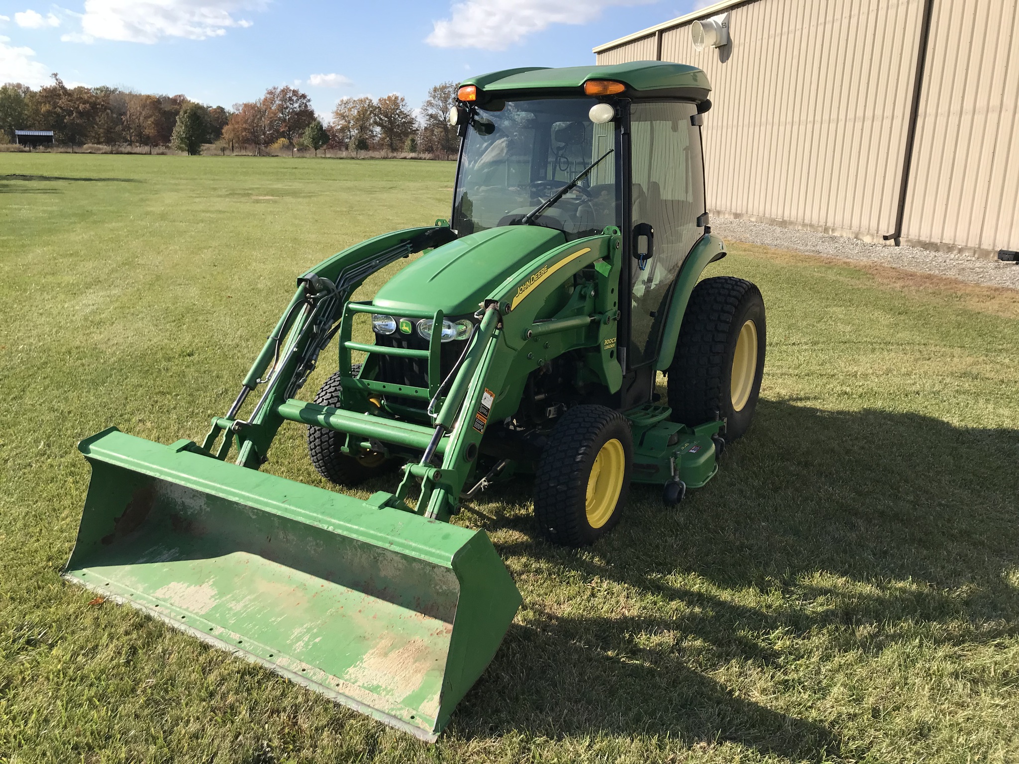 2011 John Deere 3520 Image 2