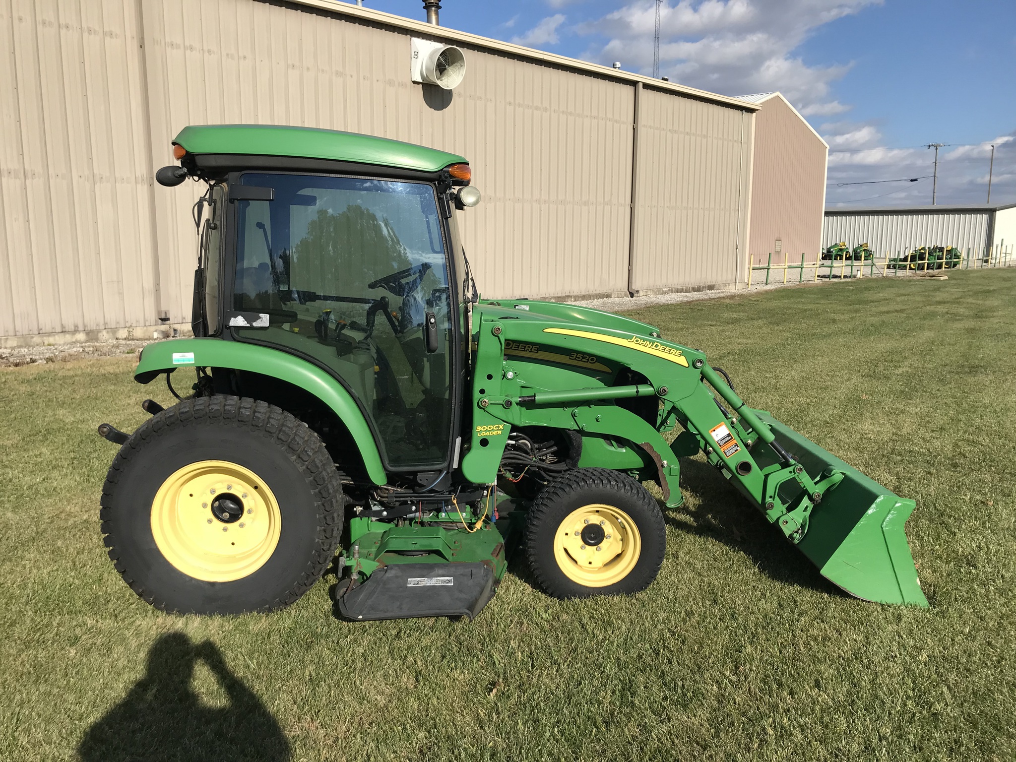 2011 John Deere 3520 Image 1
