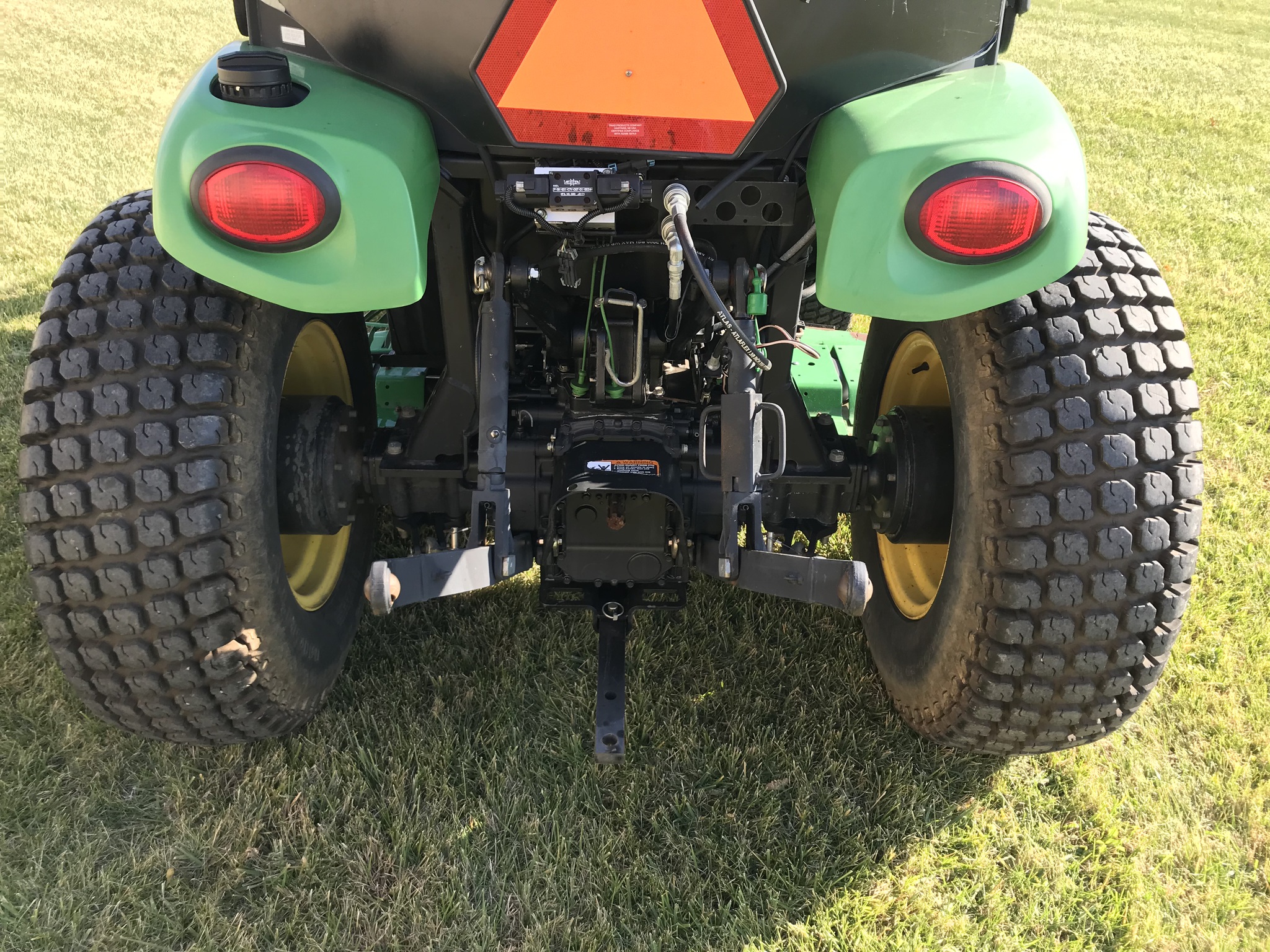 2011 John Deere 3520 Image 7