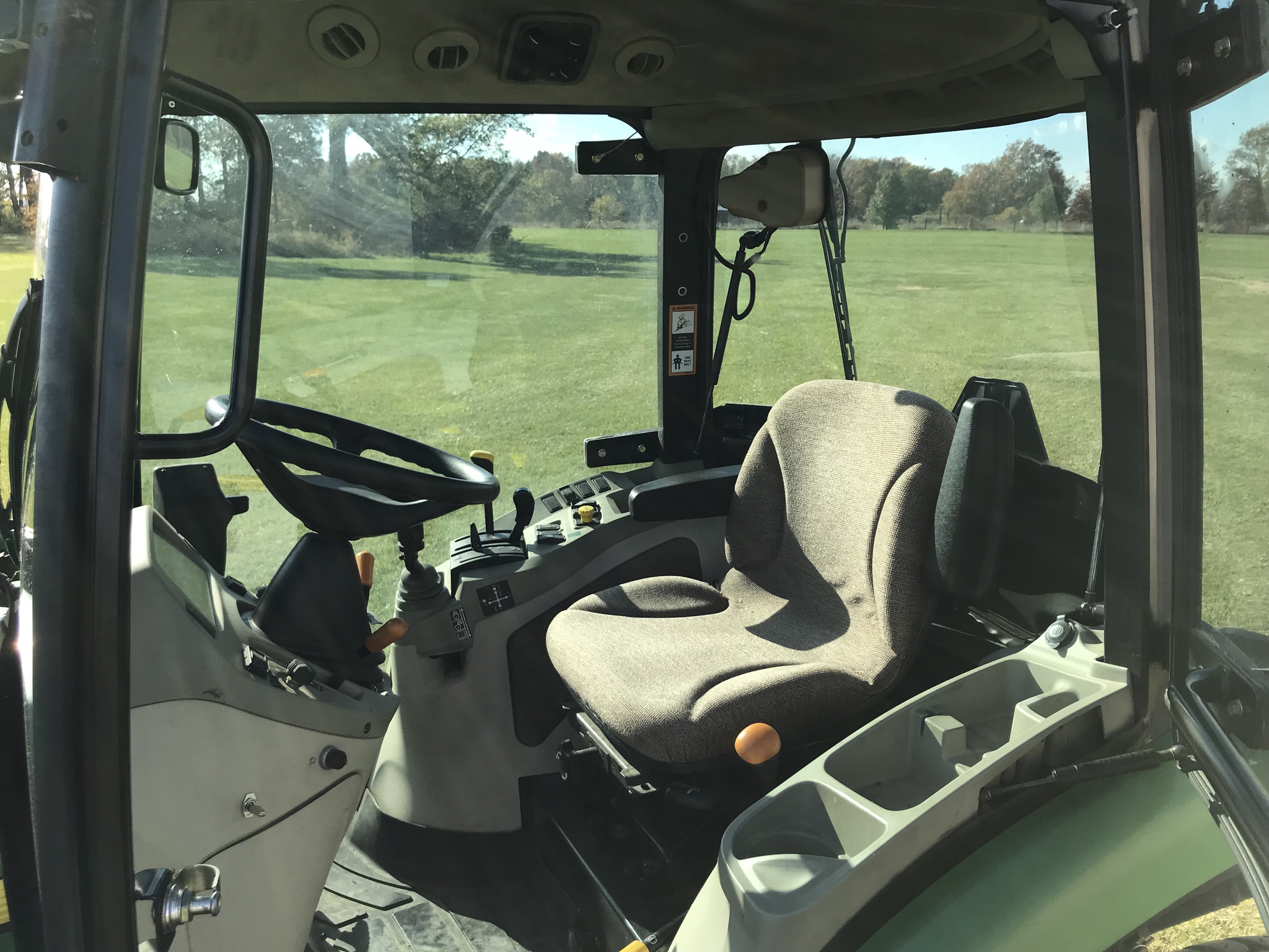 2011 John Deere 3520 Image 8