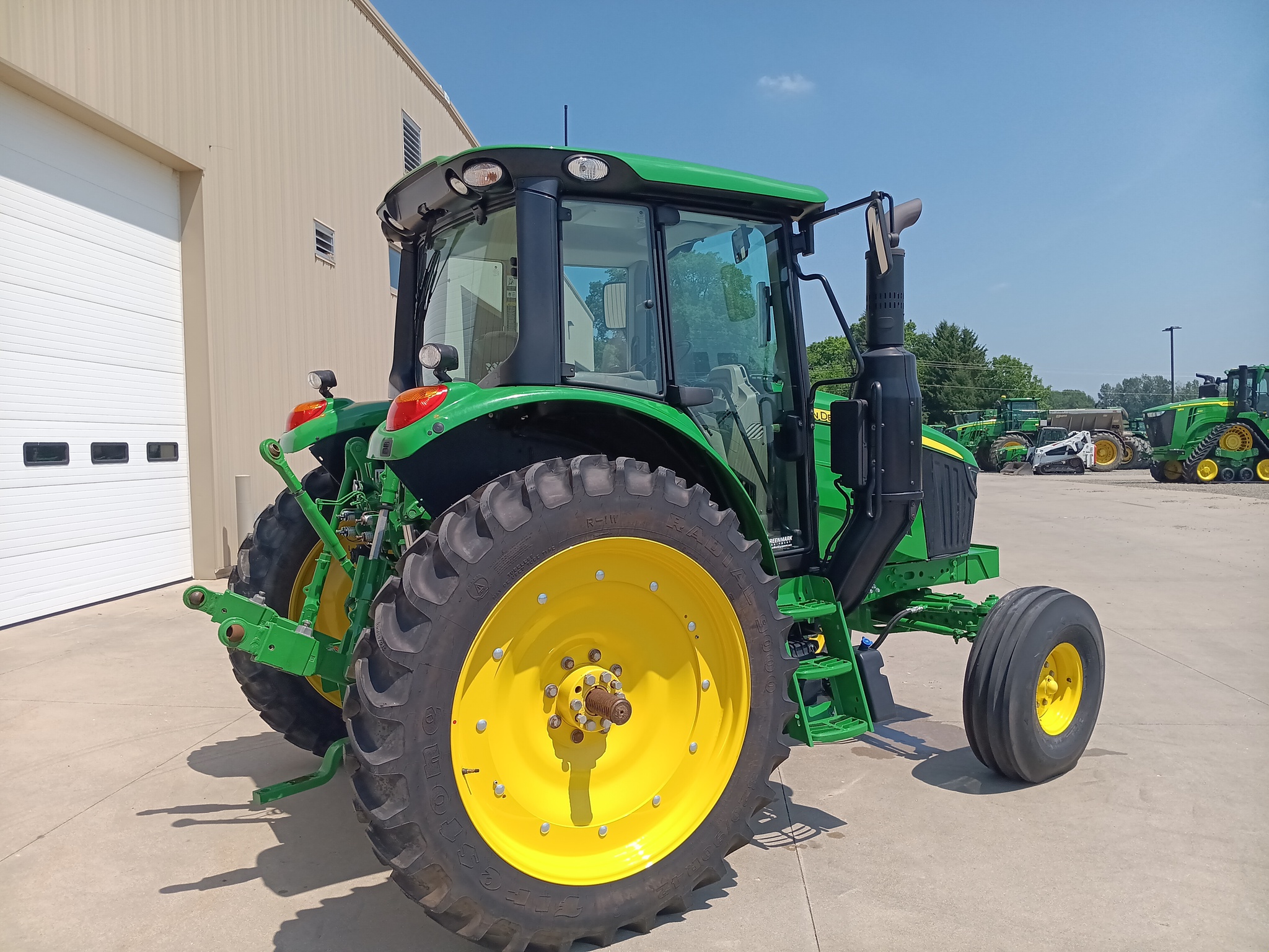 2023 John Deere 6110M Image 4