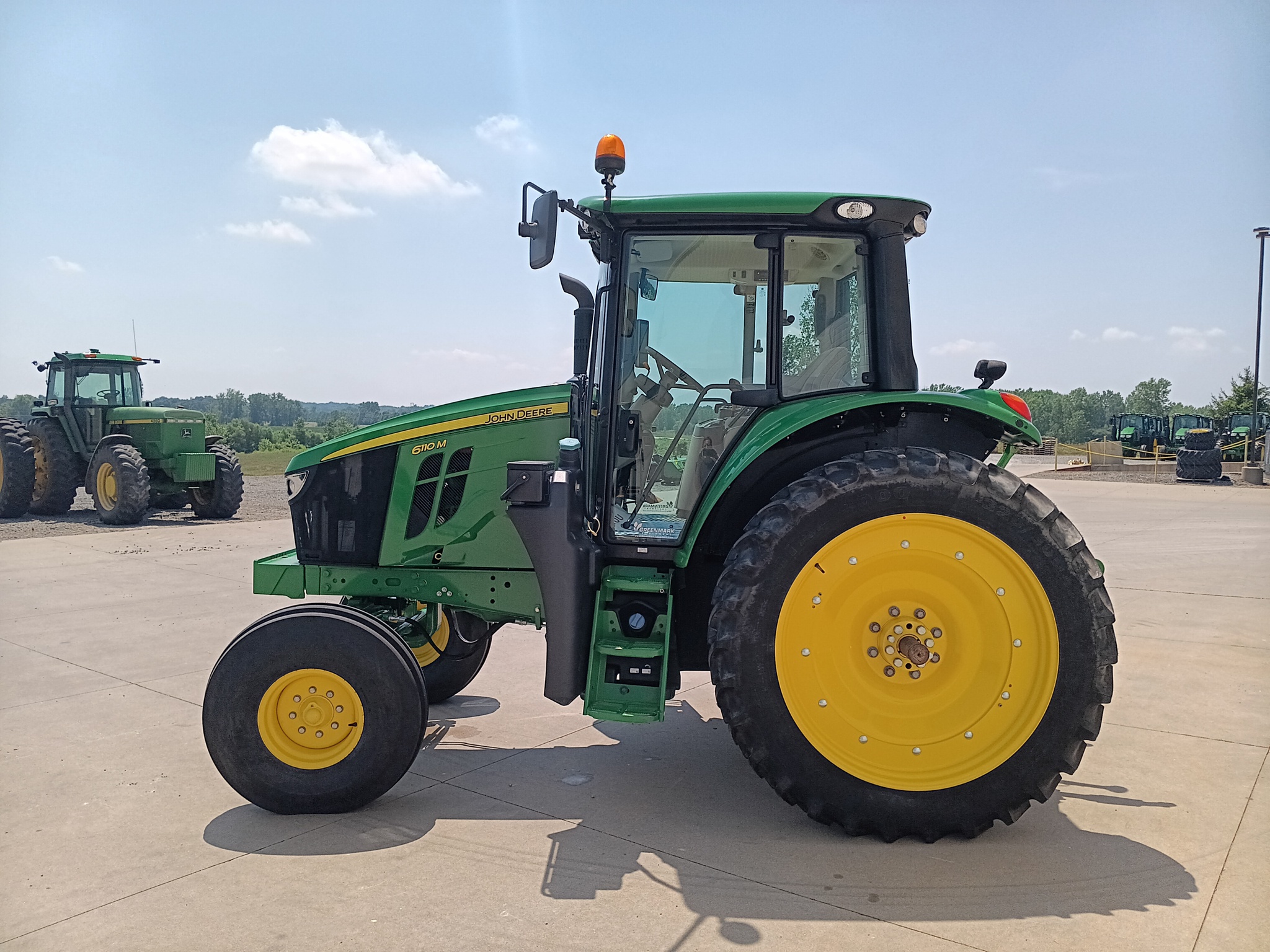 2023 John Deere 6110M Image 6