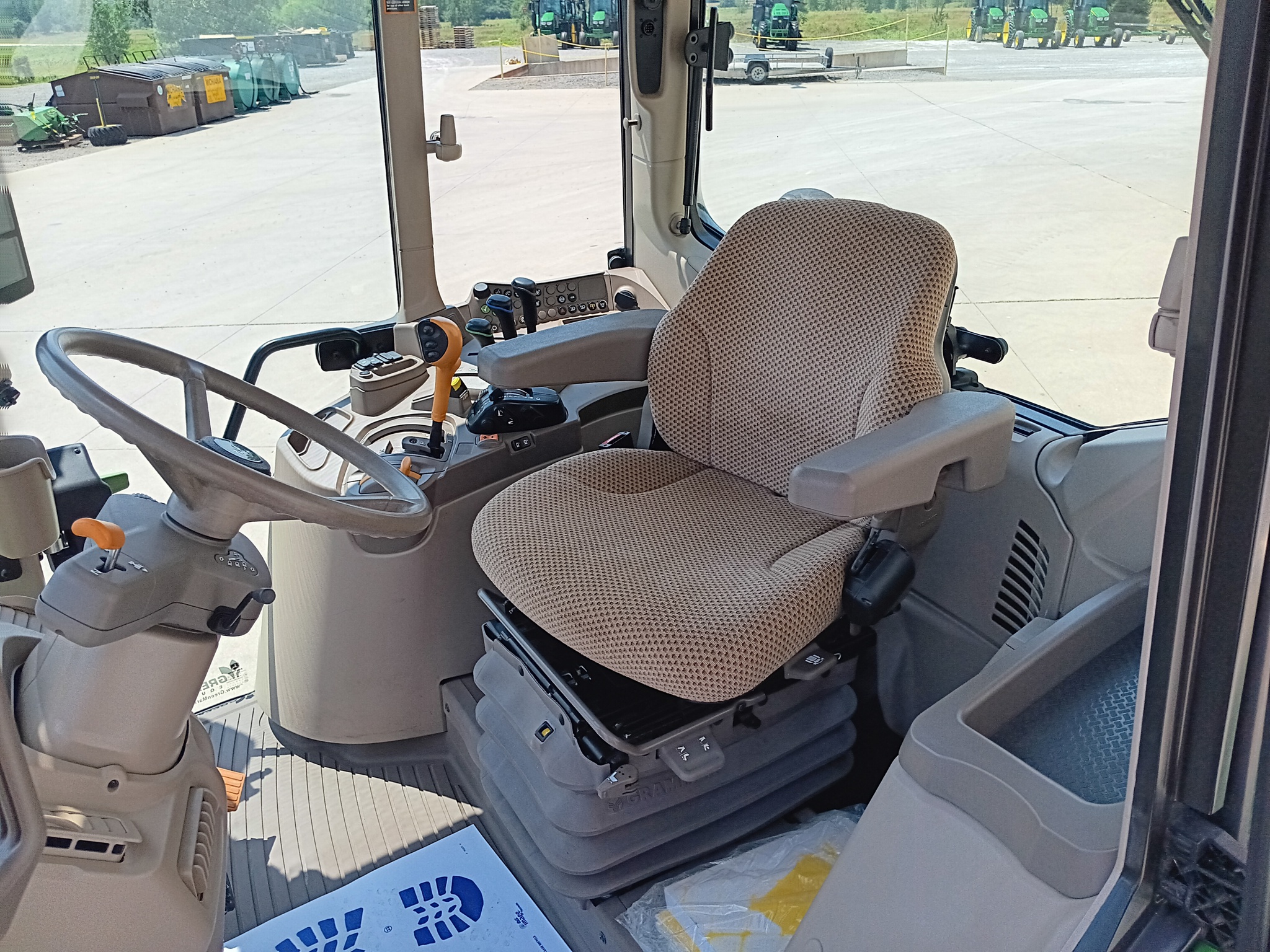 2023 John Deere 6110M Image 9