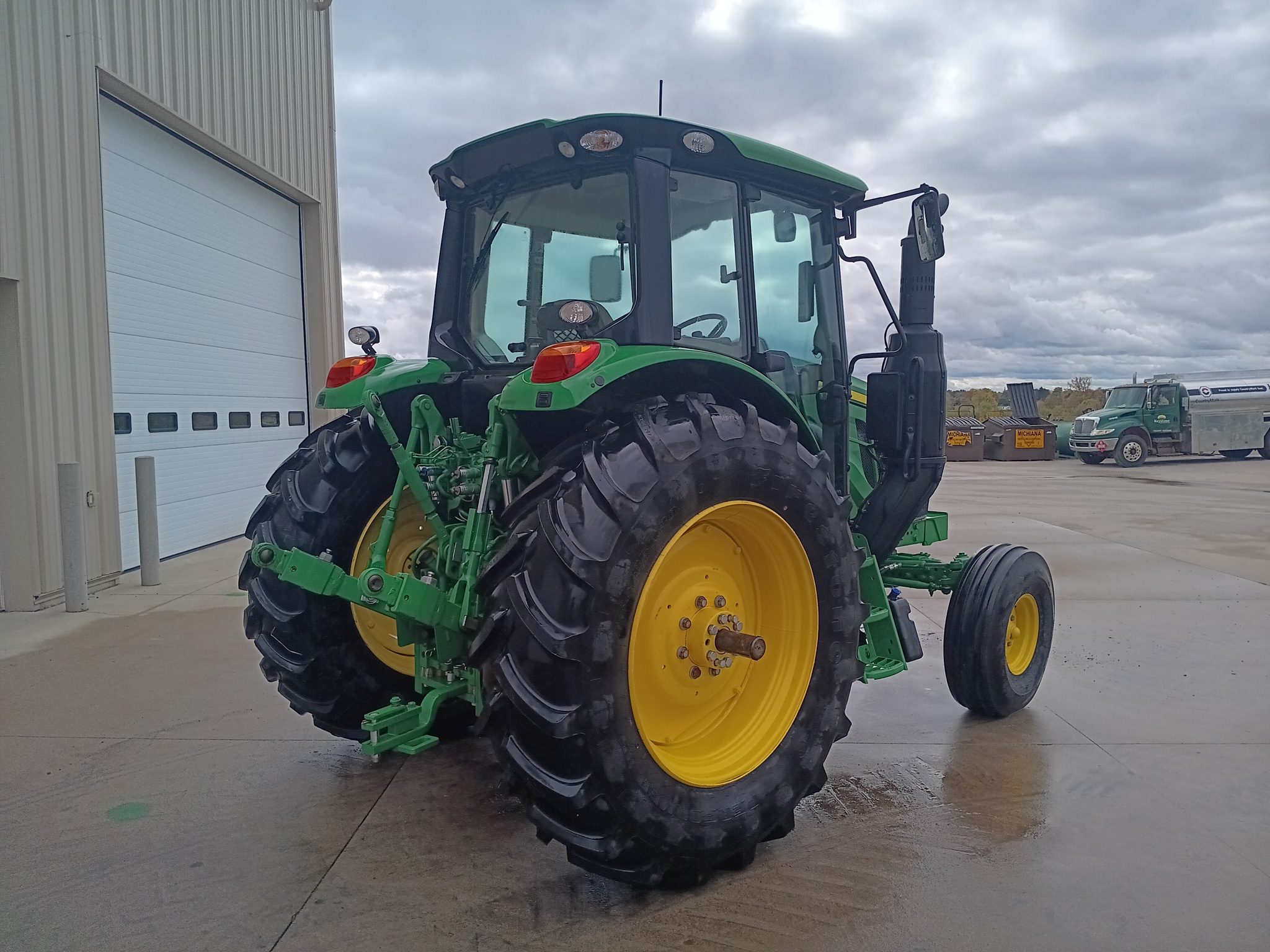 2023 John Deere 6110M Image 4