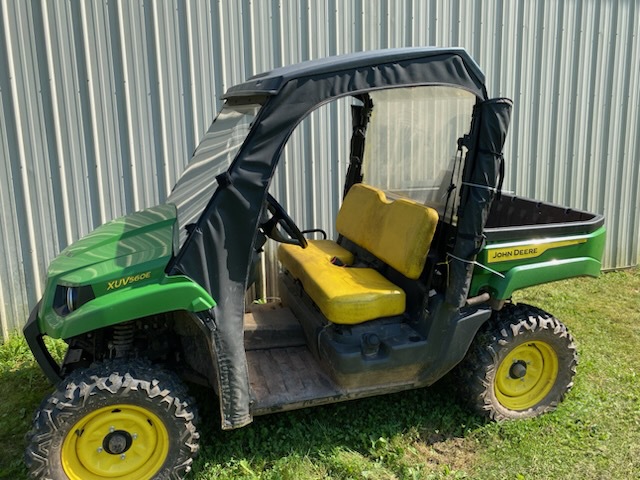 2021 John Deere XUV560E Image 1
