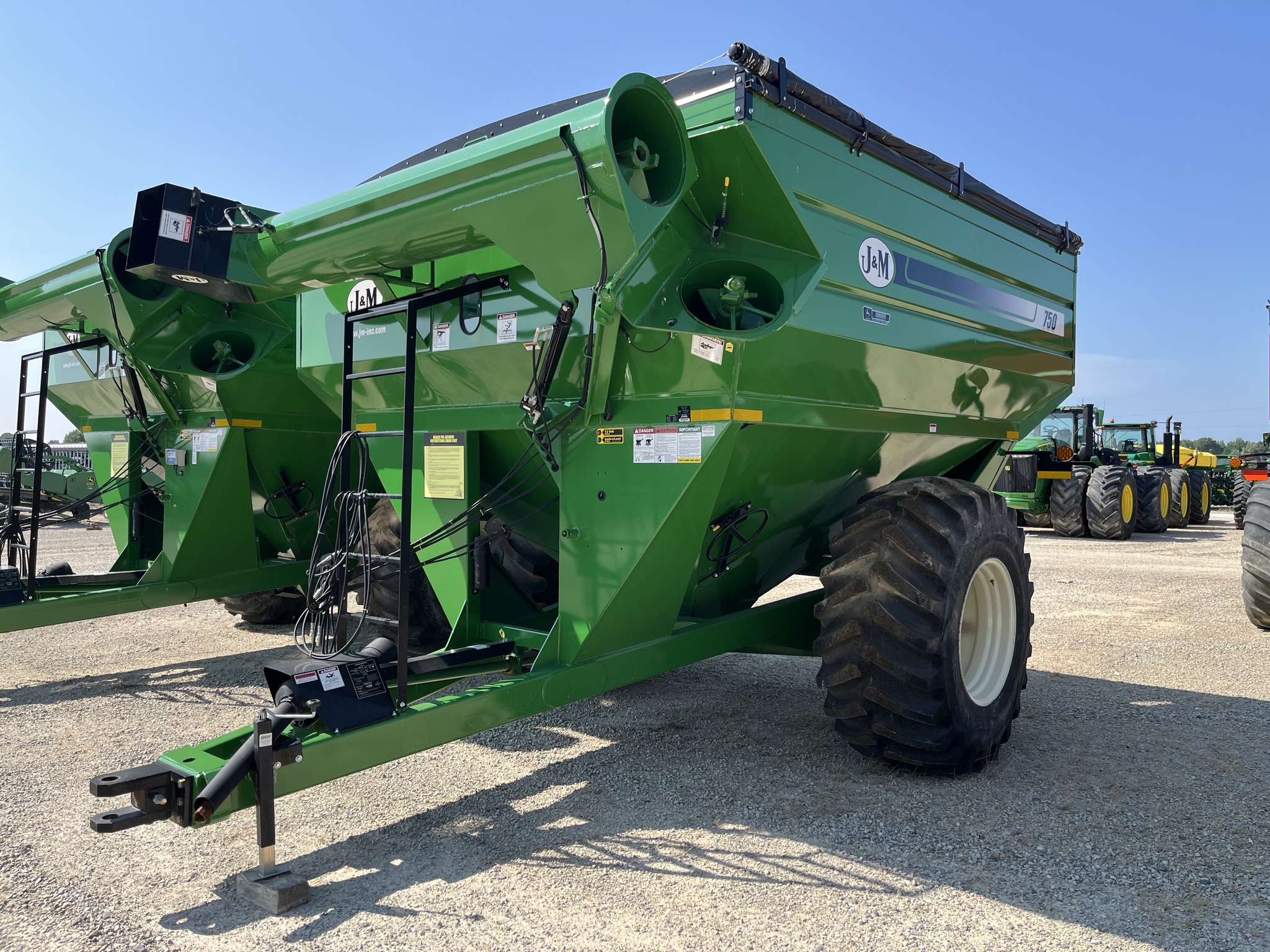 2024 J&M 750-18 Grain Carts