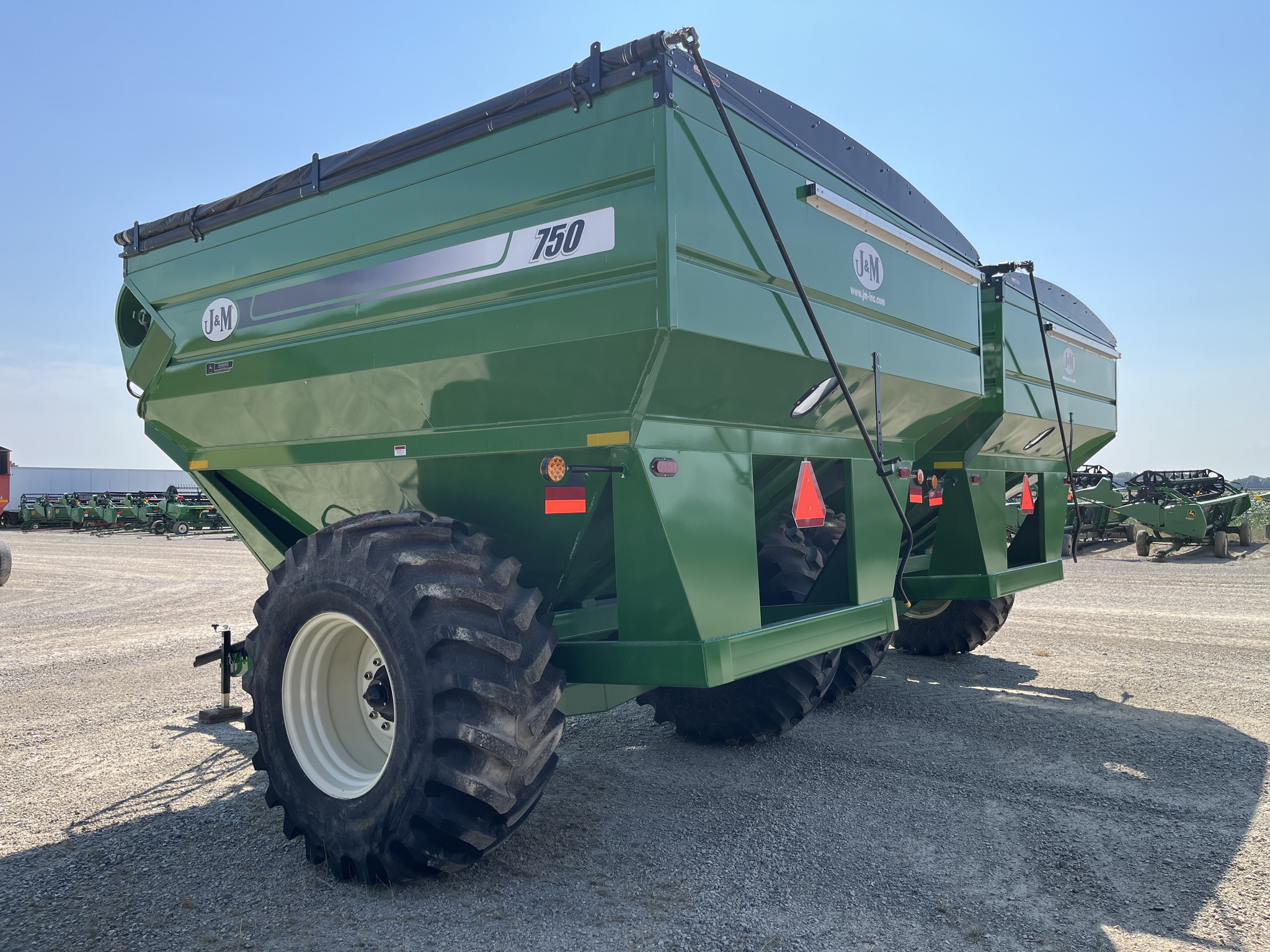 2024 J&M 750-18 Grain Carts