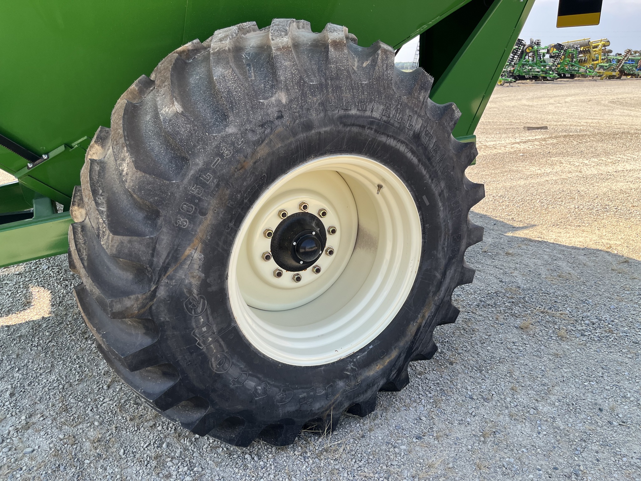 2024 J&M 750-18 Grain Carts