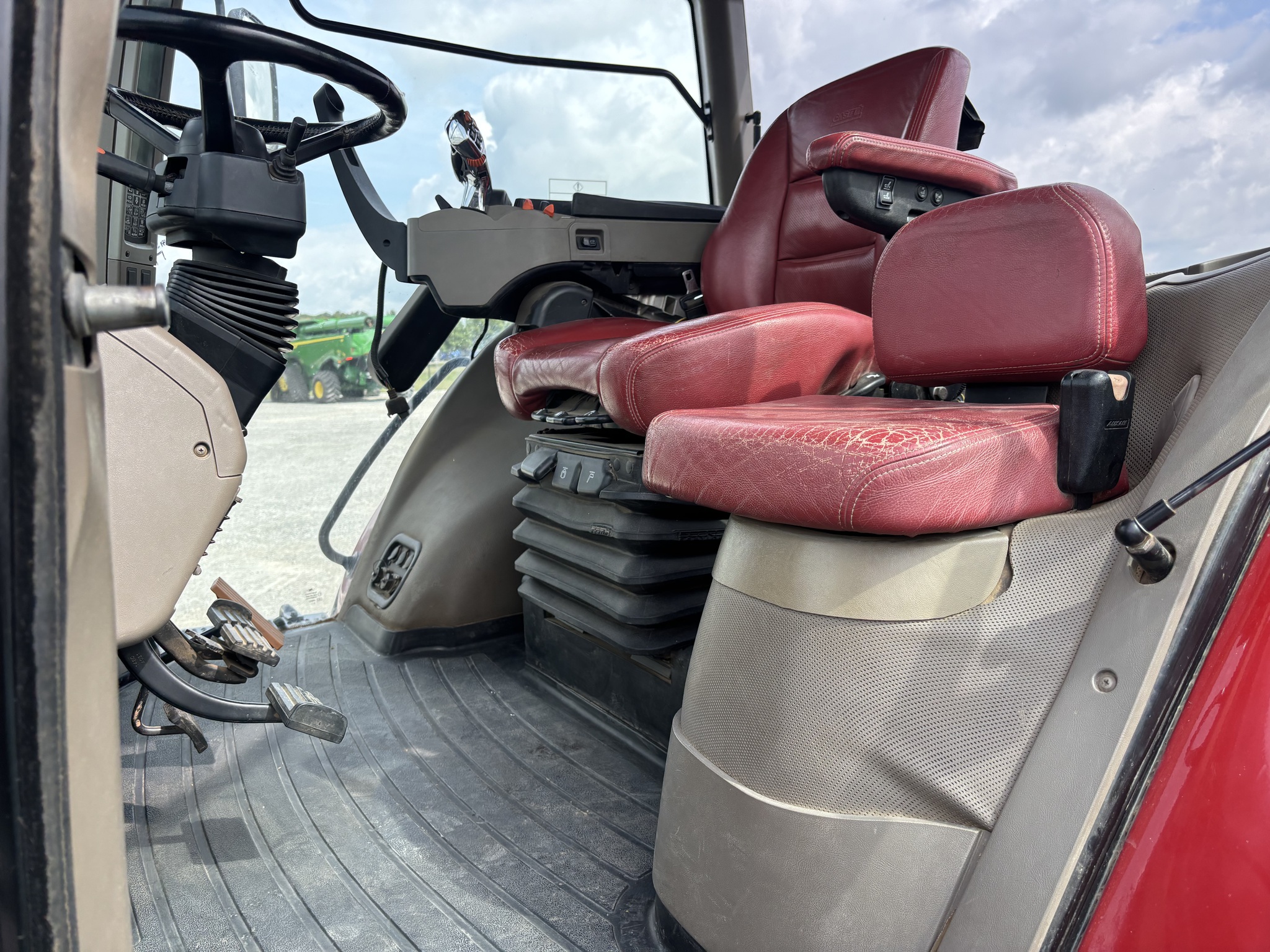 2015 Case IH Magnum 380 Rowtrac Image 17