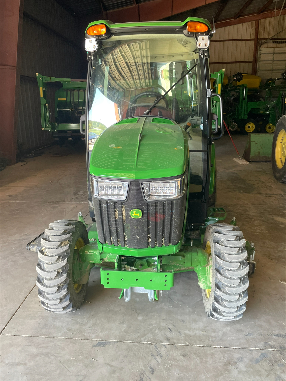 2024 John Deere 3046R Image 4