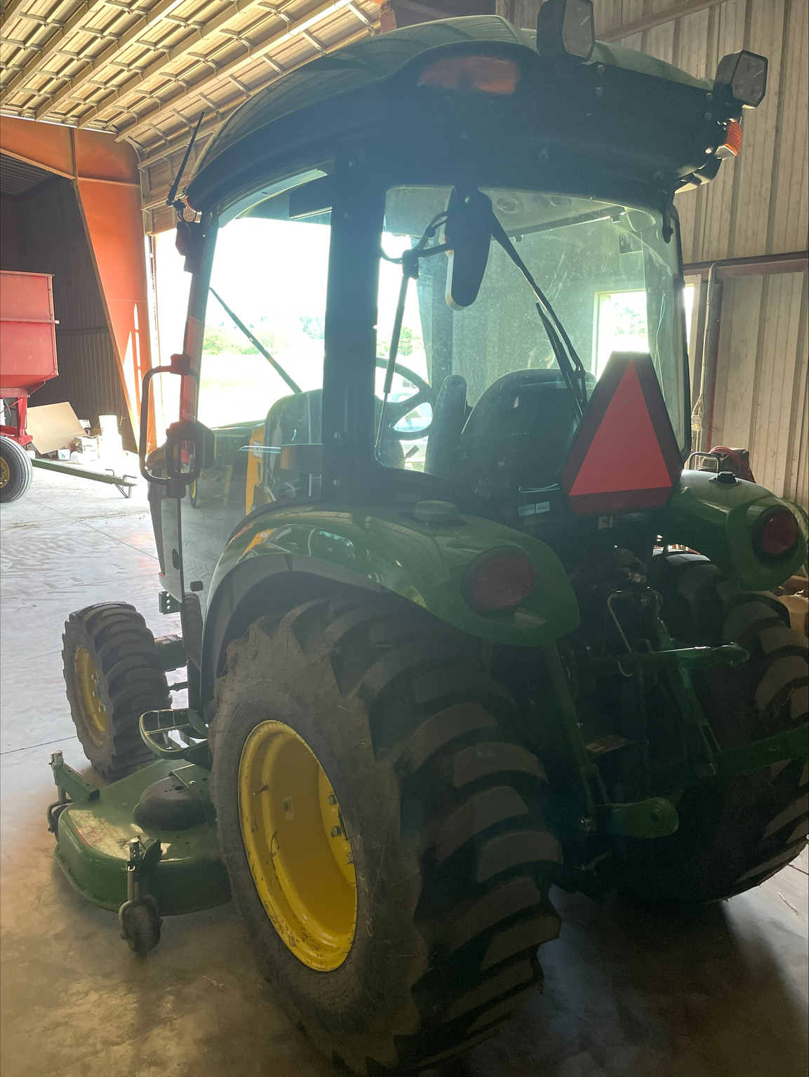 2024 John Deere 3046R Image 7