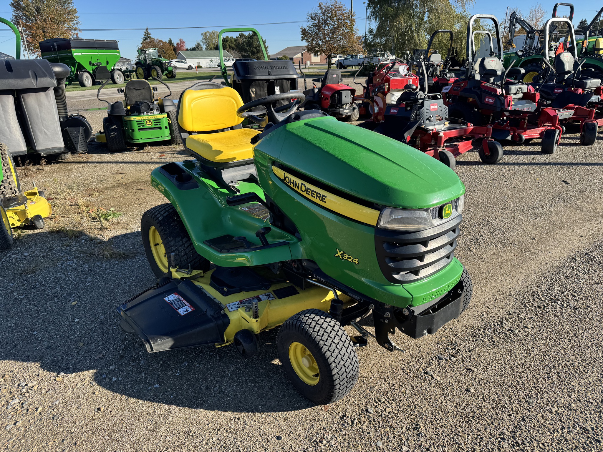 2006 John Deere X324 Image 2