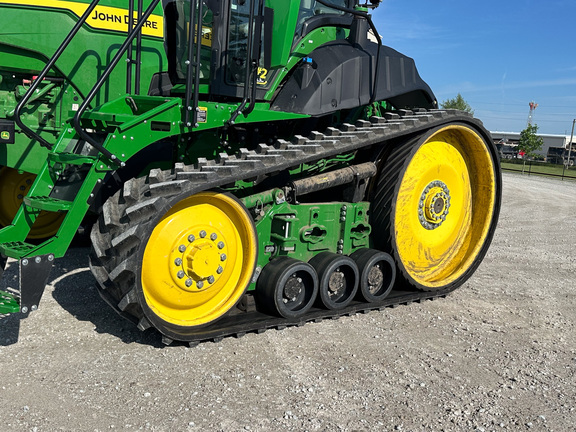 2025 John-Deere 8RT 370