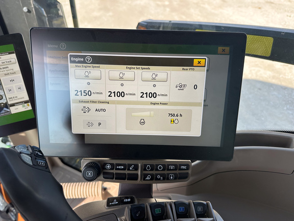 2025 John-Deere 8RT 370